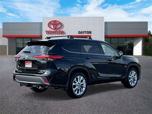 Used 2022 Toyota Highlander Limited image 5