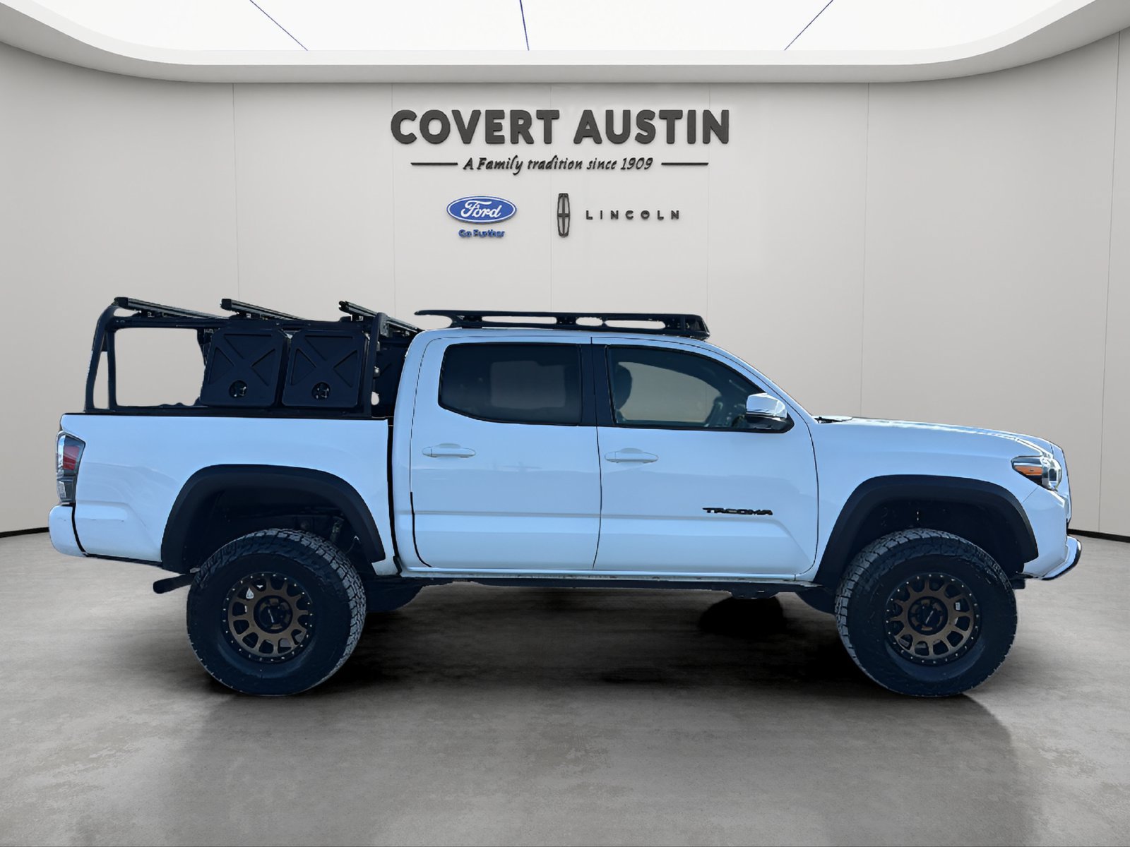 Used 2020 Toyota Tacoma TRD Off-Road w/ TRD Premium Off Road Package AWD/4WD image 6