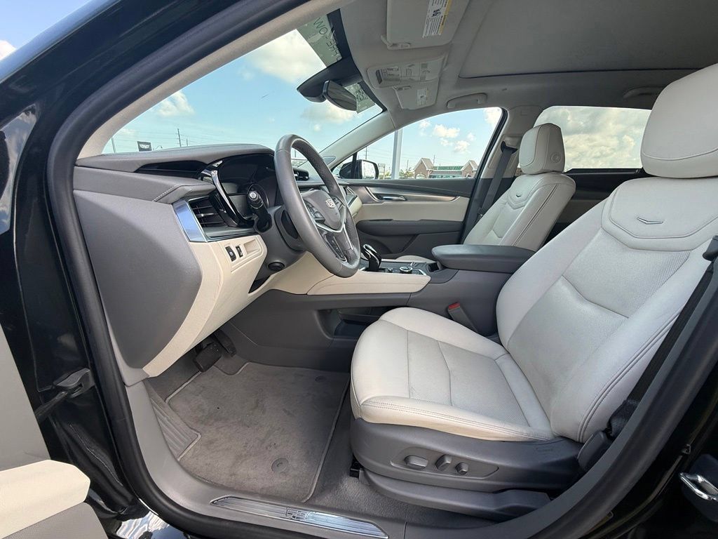 Certified 2024 Cadillac XT5 Premium Luxury AWD/4WD image 30