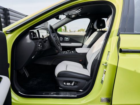 Used 2025 Rolls-Royce Ghost Black Badge image 33