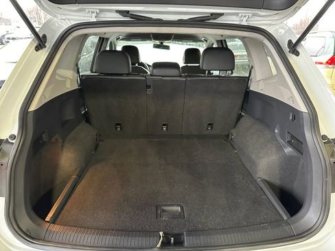 Used 2020 Volkswagen Tiguan SE image 22