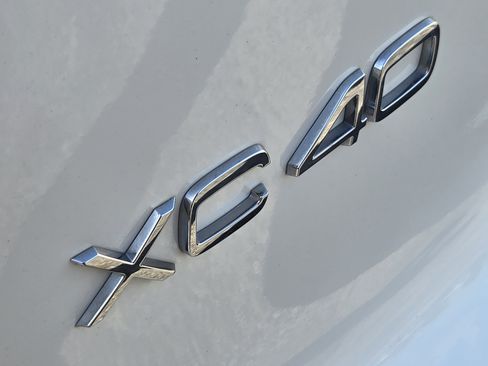 Certified 2023 Volvo XC40 B4 Plus w/ Protection Package Premier FWD image 40