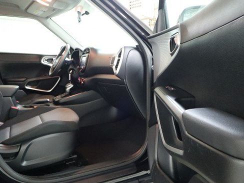 Used 2021 Kia Soul LX FWD image 10