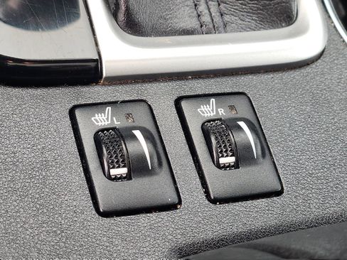 Used 2017 Toyota Highlander XLE image 23