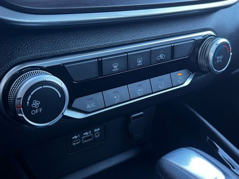 Used 2024 Nissan Altima 2.5 SV image 26