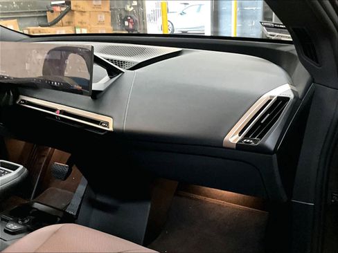 Certified 2026 BMW iX xDrive45 image 18