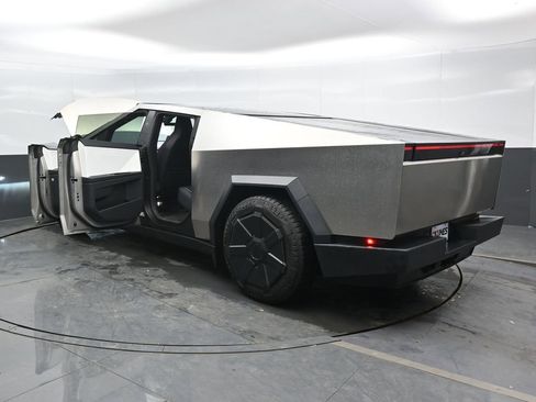 Used 2024 Tesla Cybertruck Cyberbeast AWD/4WD image 46