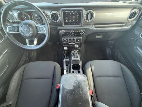 Used 2018 Jeep Wrangler Unlimited Sahara image 15