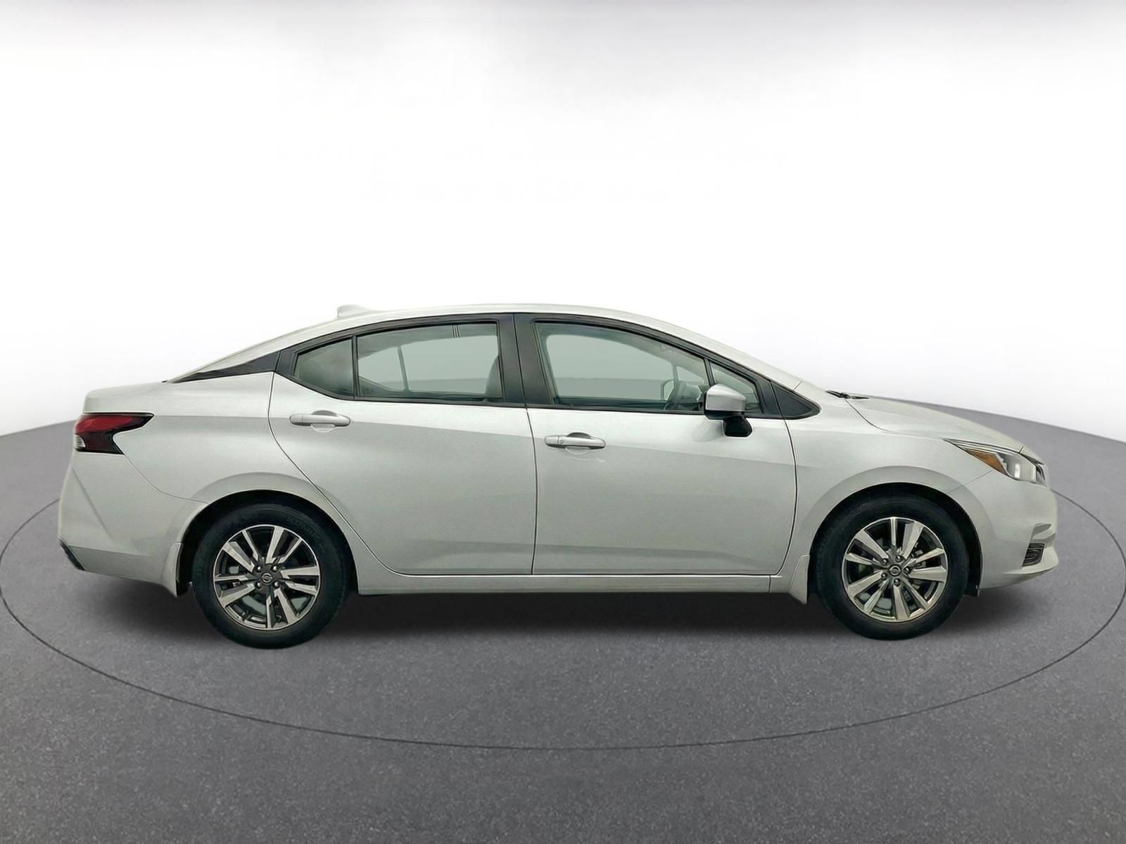 Used 2025 Nissan Versa SV FWD image 9