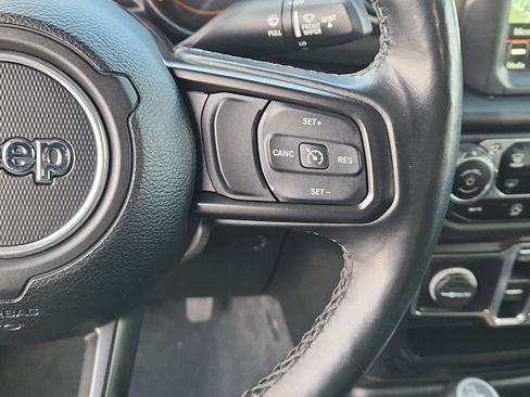 Used 2020 Jeep Gladiator Sport w/ Quick Order Package 24S image 17