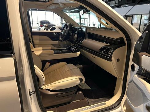 Used 2024 Lincoln Navigator Black Label AWD/4WD image 31
