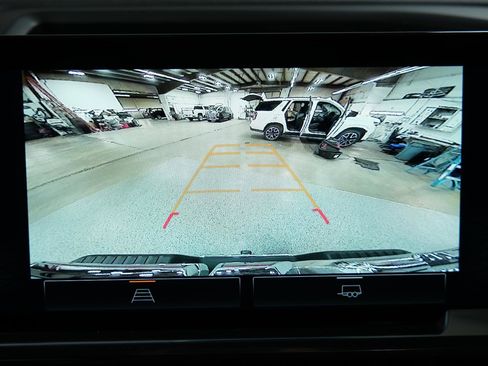 Used 2025 GMC Sierra 1500 SLT image 33