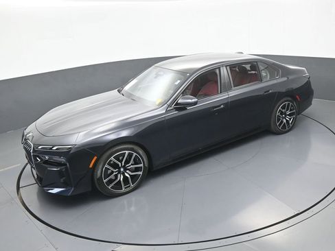 Used 2025 BMW 740i xDrive AWD/4WD image 56