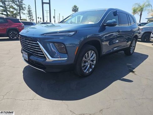 Certified 2025 Buick Enclave Preferred FWD image 4