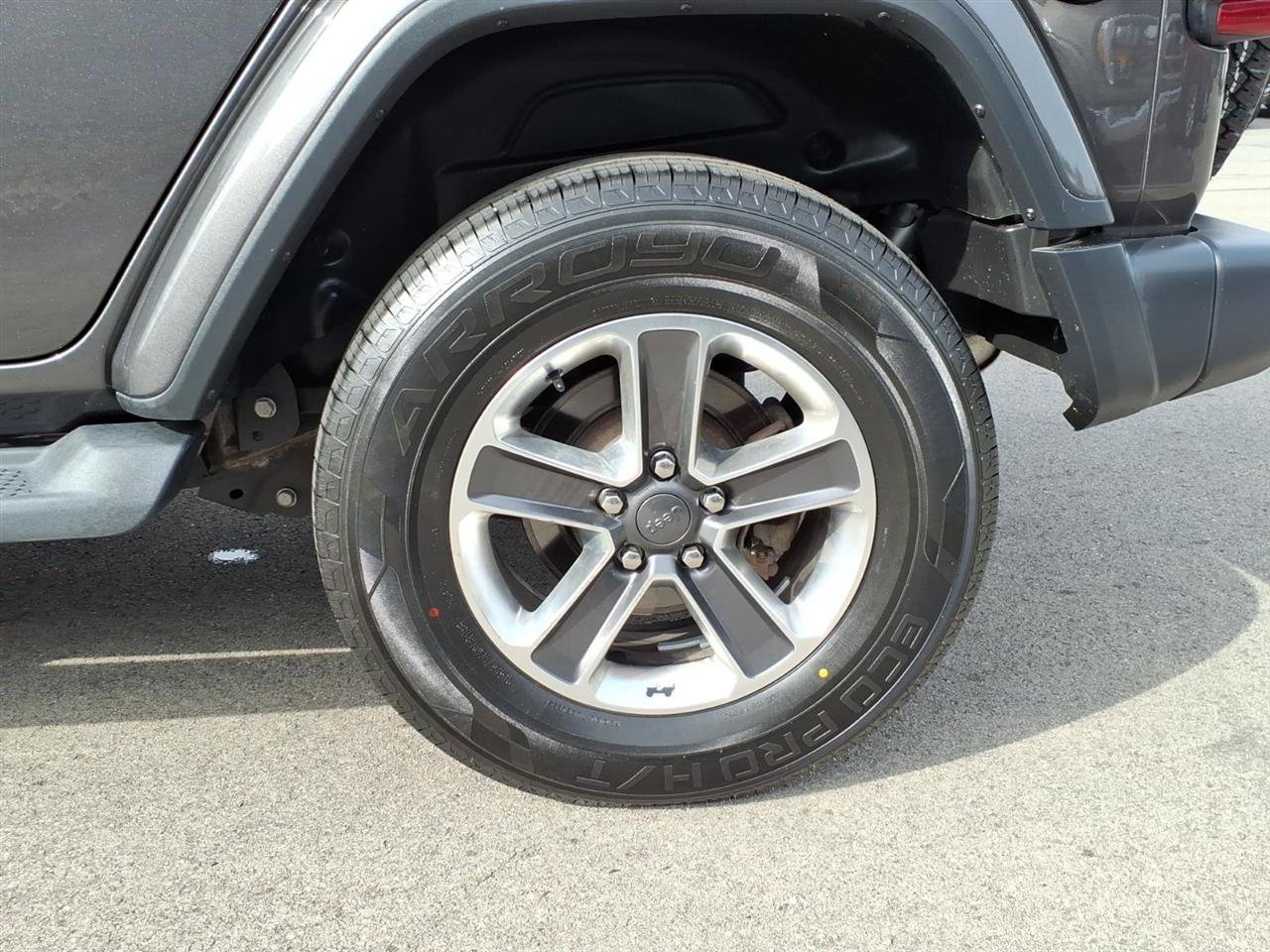 Used 2020 Jeep Wrangler Unlimited Sahara AWD/4WD image 5