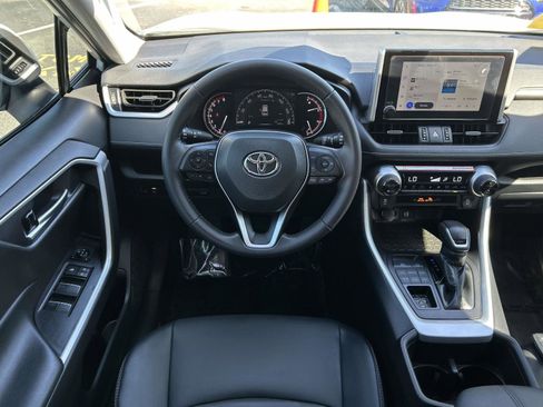 Used 2025 Toyota RAV4 XLE Premium image 9