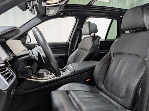 Used 2022 BMW X5 M50i w/ Premium Package image 16