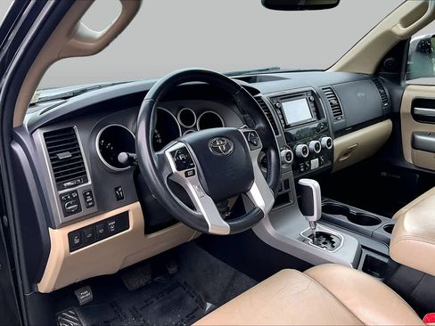 Used 2017 Toyota Sequoia Limited w/ Safety & Convenience Package AWD/4WD image 18