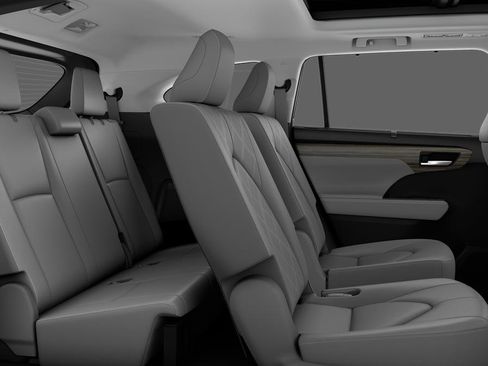 New 2026 Toyota Highlander Platinum image 21