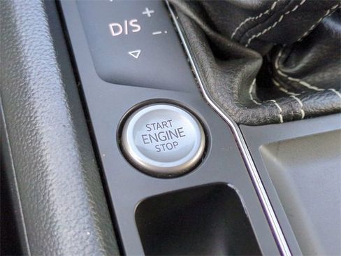 Used 2022 Volkswagen Atlas SE image 28