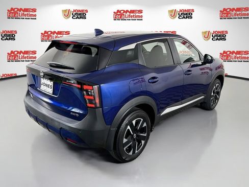 Used 2025 Nissan Kicks SV AWD/4WD image 16