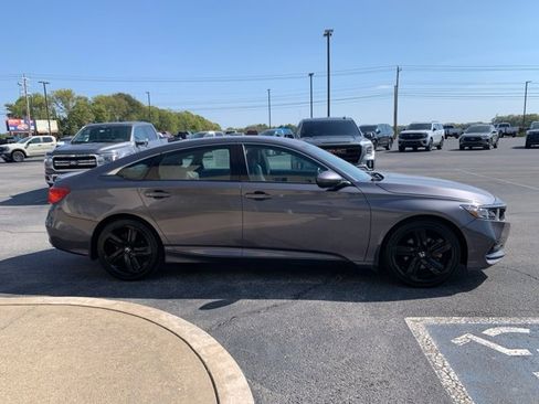 Used 2019 Honda Accord Sport image 4