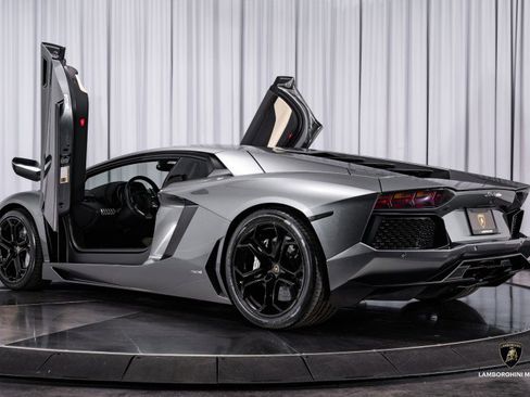 Used 2012 Lamborghini Aventador LP 700-4 image 15