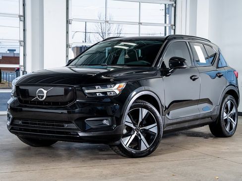Used 2021 Volvo XC40 P8 Recharge w/ Advanced Package image 2