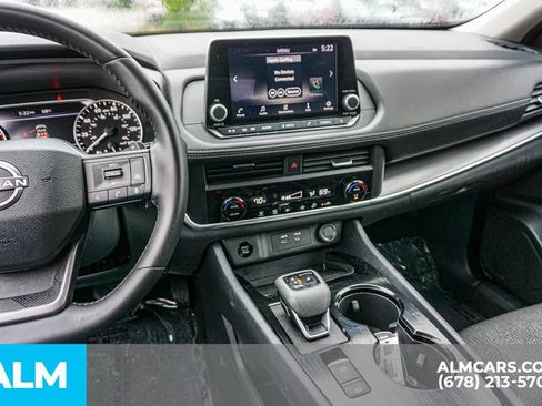 Used 2025 Nissan Rogue SV FWD image 32