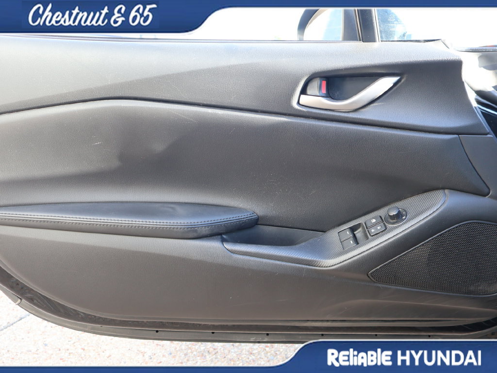 Used 2023 MAZDA MX-5 Miata Sport RWD image 16