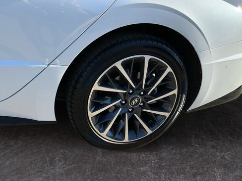 Used 2020 Hyundai Sonata Limited w/ Preferred Accessory Package image 9