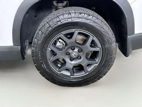Certified 2025 Honda Pilot TrailSport image 24