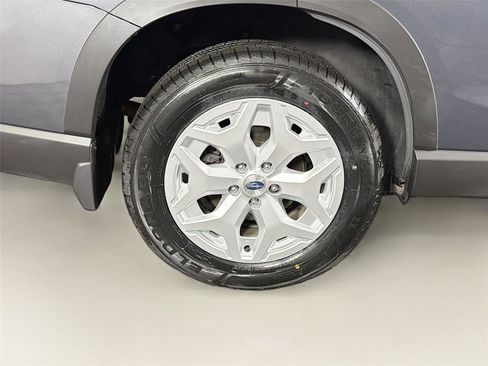 Used 2024 Subaru Forester AWD/4WD image 32