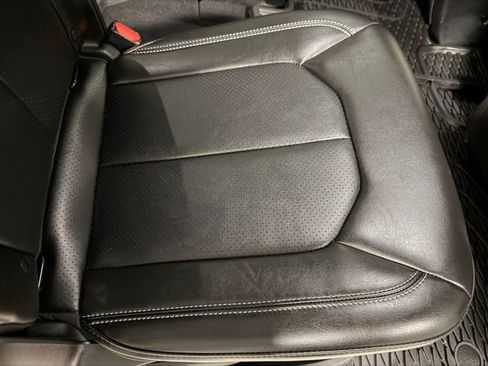 Used 2024 Chrysler Pacifica Touring-L w/ Road Tripper Package image 28