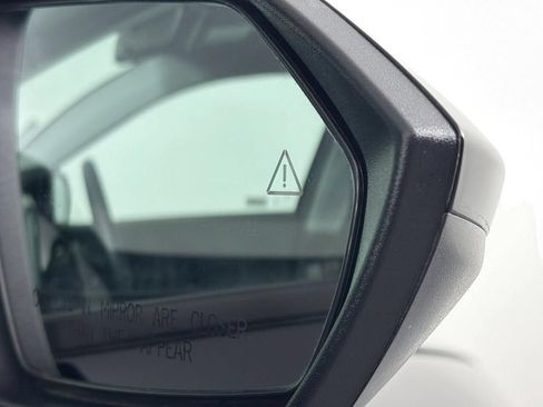 Used 2025 Hyundai Elantra SEL FWD image 33