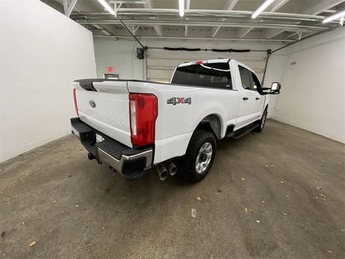Used 2024 Ford F350 XLT image 6
