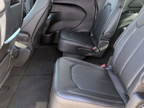New 2026 Chrysler Pacifica Select AWD/4WD image 26