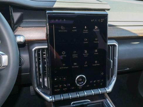 New 2027 GMC Acadia Denali Ultimate w/ LPO, Floor Liner Package AWD/4WD image 17