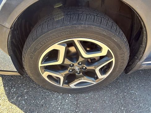 Used 2019 Subaru Crosstrek 2.0i Limited w/ Moonroof Package w/Navigation AWD/4WD image 10