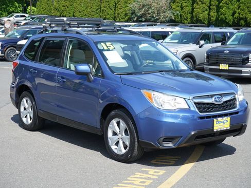 Used 2015 Subaru Forester 2.5i Premium AWD/4WD image 3