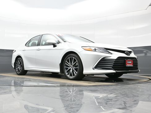 Used 2023 Toyota Camry XLE image 27