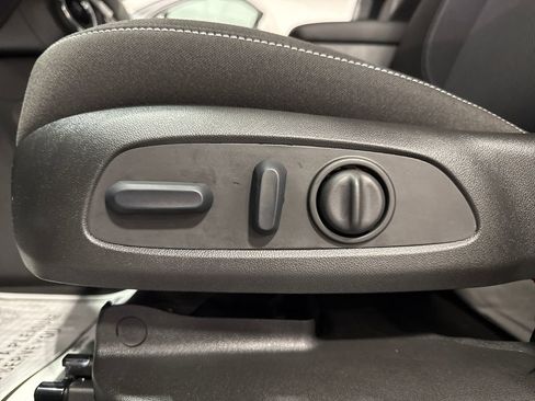 New 2026 Chevrolet Blazer LT w/ Convenience Package FWD image 22