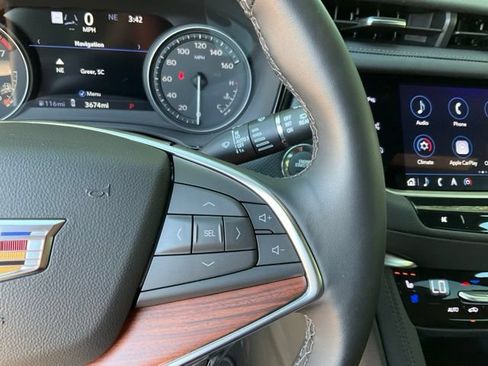 Used 2026 Cadillac XT5 Premium Luxury w/ LPO, ONYX Package FWD image 13