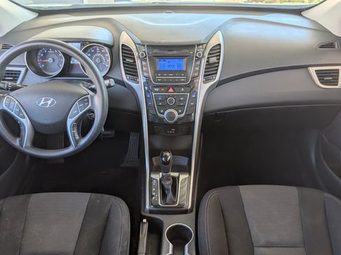 Used 2017 Hyundai Elantra GT FWD image 14