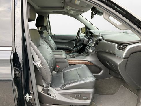 Used 2018 Chevrolet Suburban LT image 15