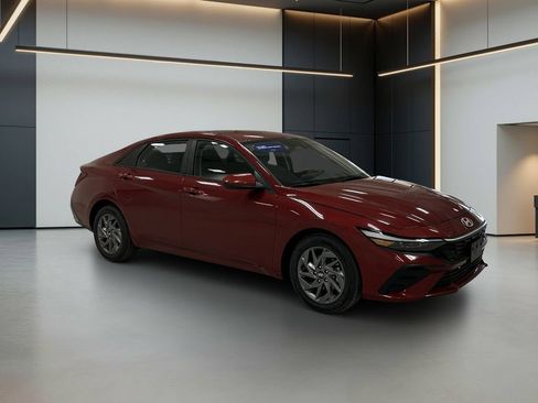 Certified 2024 Hyundai Elantra SEL FWD image 9