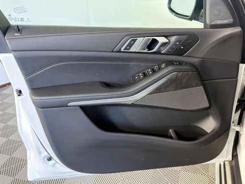 Used 2025 BMW X5 xDrive40i image 10