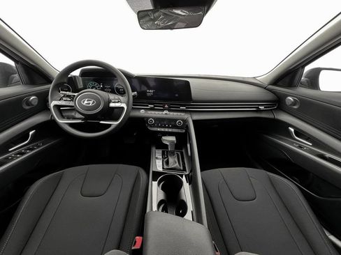 New 2025 Hyundai Elantra Blue image 13