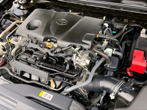 Used 2021 Toyota Camry SE image 32