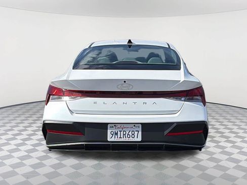 Used 2024 Hyundai Elantra SEL FWD image 6